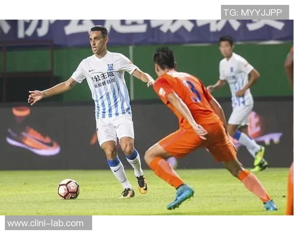 重庆篮球队在选拔赛中以65分稳居积分榜首位